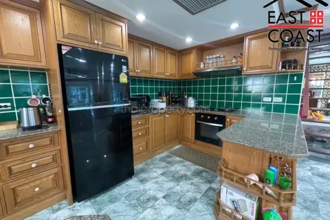 Casa de 3 dormitorios en Pattaya, Tailandia № 212782 - foto 14