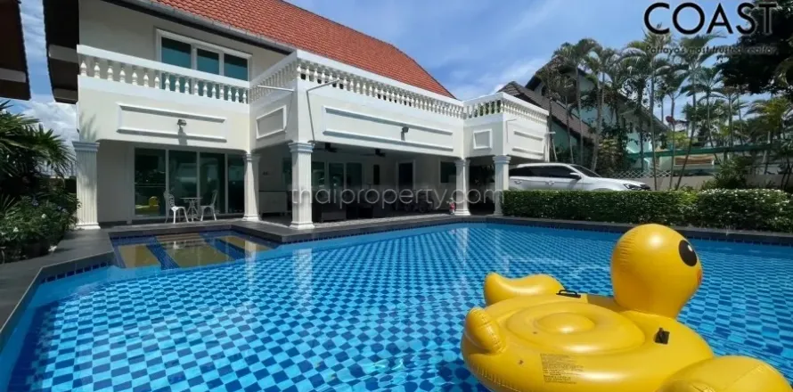 Casa de 3 dormitorios en Pattaya, Tailandia № 212782