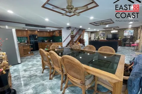 Casa de 3 dormitorios en Pattaya, Tailandia № 212782 - foto 11