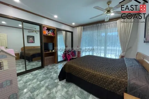 Casa de 3 dormitorios en Pattaya, Tailandia № 212782 - foto 16