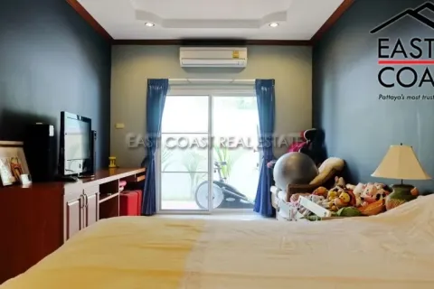 Casa de 3 dormitorios en Pattaya, Tailandia № 212783 - foto 17