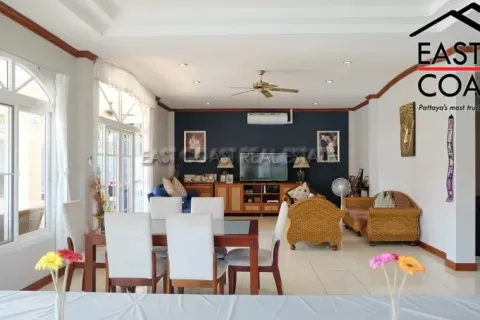Casa de 3 dormitorios en Pattaya, Tailandia № 212783 - foto 5