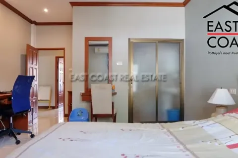Casa de 3 dormitorios en Pattaya, Tailandia № 212783 - foto 14