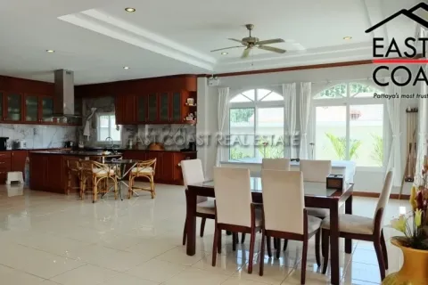 Casa de 3 dormitorios en Pattaya, Tailandia № 212783 - foto 7