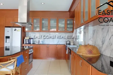 Casa de 3 dormitorios en Pattaya, Tailandia № 212783 - foto 3