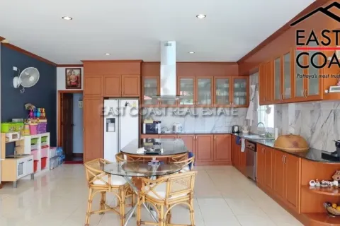 Casa de 3 dormitorios en Pattaya, Tailandia № 212783 - foto 10