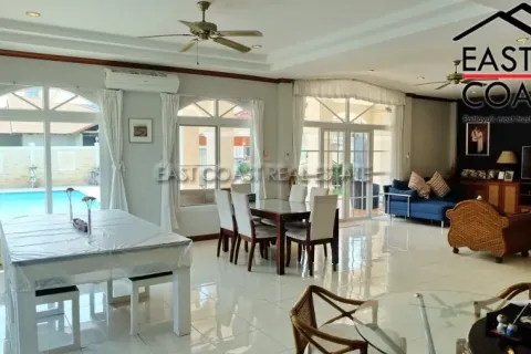 Casa de 3 dormitorios en Pattaya, Tailandia № 212783 - foto 8