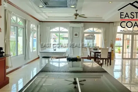 Casa de 3 dormitorios en Pattaya, Tailandia № 212783 - foto 9