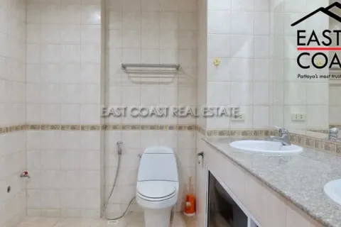 Condominio de 3 dormitorios en Jomtien Beach, Pattaya, Tailandia № 212780 - foto 20