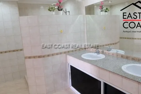 Condominio de 3 dormitorios en Jomtien Beach, Pattaya, Tailandia № 212780 - foto 13