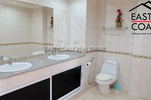 Condominio de 3 dormitorios en Jomtien Beach, Pattaya, Tailandia № 212780 - foto 22