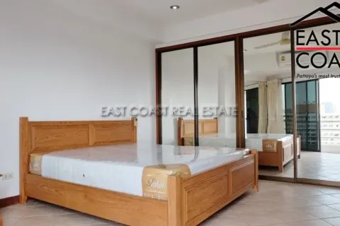 Condominio de 3 dormitorios en Jomtien Beach, Pattaya, Tailandia № 212780 - foto 17