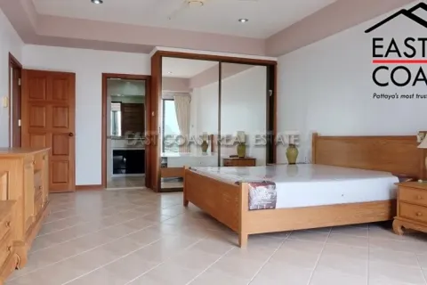 Condominio de 3 dormitorios en Jomtien Beach, Pattaya, Tailandia № 212780 - foto 21