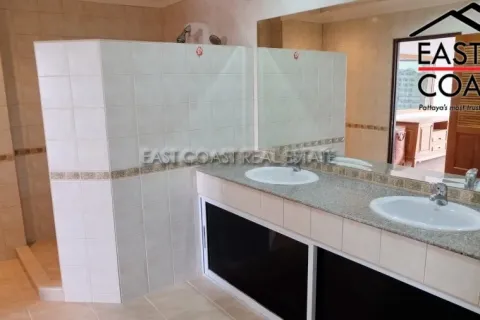 Condominio de 3 dormitorios en Jomtien Beach, Pattaya, Tailandia № 212780 - foto 23