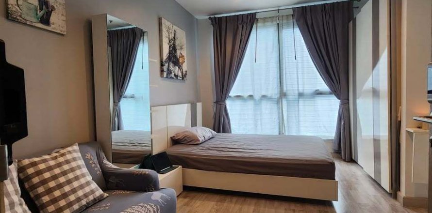 Studio in the Condo in Huai Khwang, Bangkok, Thailand  № 156950