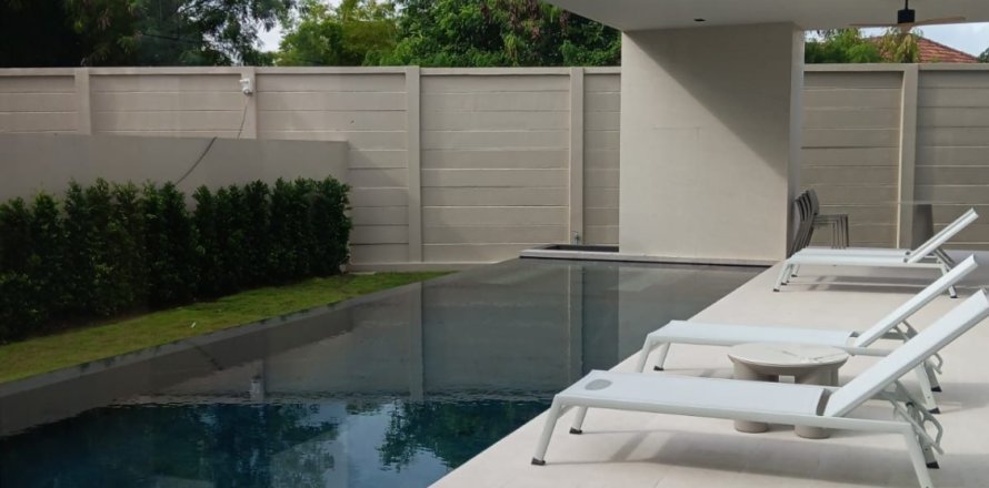 Villa in Phuket, Thailand 4 bedrooms № 156944
