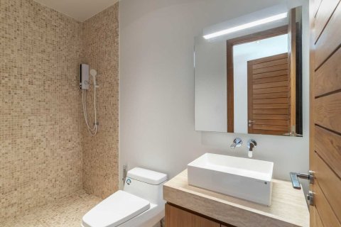 House in Bang Tao, Thailand 3 bedrooms № 153834 - photo 18