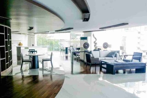 Condo in Bangkok, Thailand, 2 bedrooms  № 183619 - photo 3