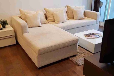 Condo in Bangkok, Thailand, 2 bedrooms  № 183619 - photo 12