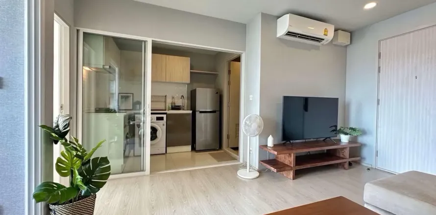 Studio in the Condo in Phra Khanong, Bangkok, Thailand  № 169291