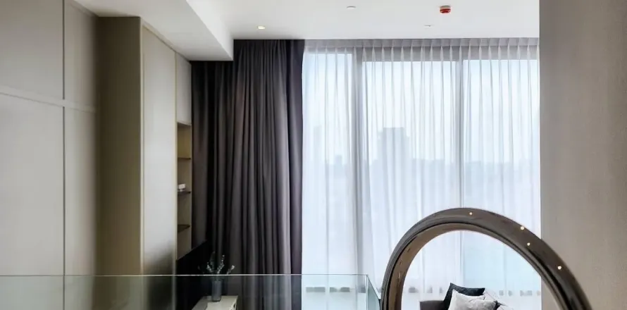 Condo in Bang Rak, Bangkok, Thailand, 2 bedrooms  № 169295