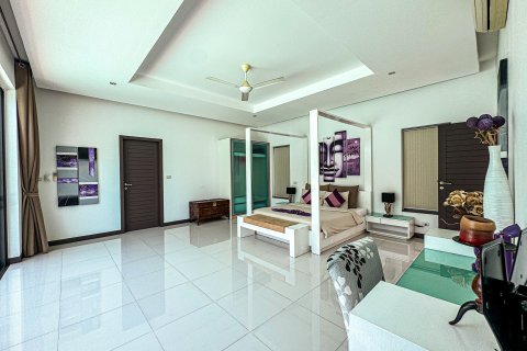 Villa in Phuket, Thailand 4 bedrooms № 169292 - photo 7
