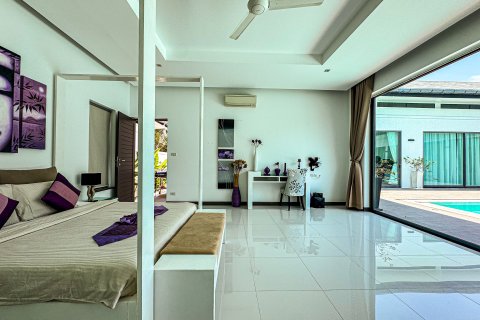 Villa in Phuket, Thailand 4 bedrooms № 169292 - photo 9