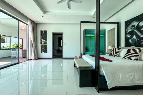 Villa in Phuket, Thailand 4 bedrooms № 169292 - photo 15
