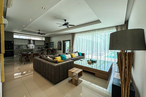 Villa in Phuket, Thailand 4 bedrooms № 169292 - photo 21
