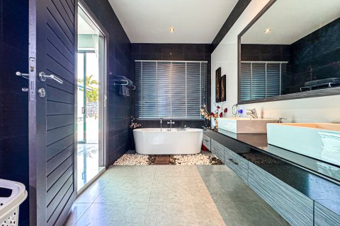 Villa in Phuket, Thailand 4 bedrooms № 169292 - photo 18
