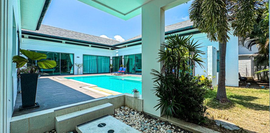 Villa in Phuket, Thailand 4 bedrooms № 169292