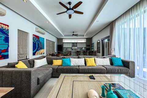 Villa in Phuket, Thailand 4 bedrooms № 169292 - photo 22