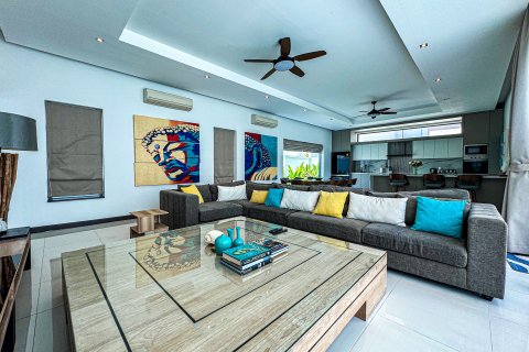 Villa in Phuket, Thailand 4 bedrooms № 169292 - photo 29