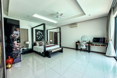 Villa in Phuket, Thailand 4 bedrooms № 169292 - photo 16