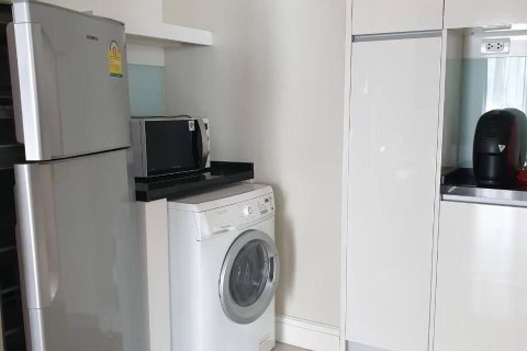 Studio dans le Condo à Khlong Toei, Bangkok, Thaïlande  № 169289 - photo 8