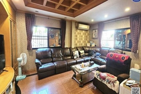 Maison à Watthana, Bangkok, Thaïlande 5 chambres № 170694 - photo 2