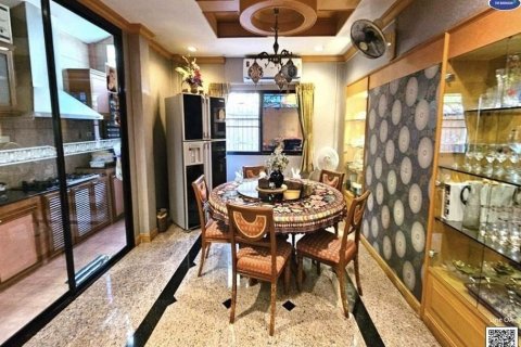 Maison à Watthana, Bangkok, Thaïlande 5 chambres № 170694 - photo 4