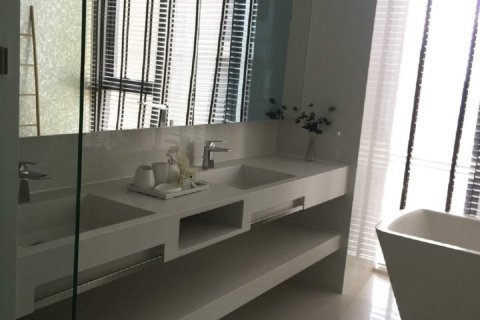 Condo à Watthana, Bangkok, Thaïlande, 2 chambres № 200652 - photo 2