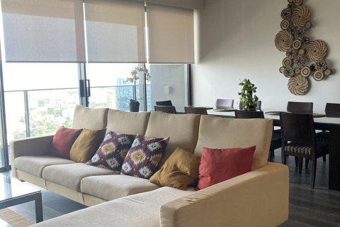Condo à Watthana, Bangkok, Thaïlande, 3 chambres № 200657