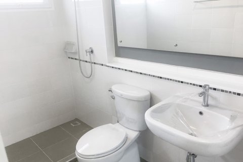 House in Nakhon Ratchasima, Thailand 3 bedrooms № 147758 - photo 12
