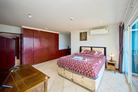 Condo in Pattaya, Thailand, 3 bedrooms  № 168879 - photo 4