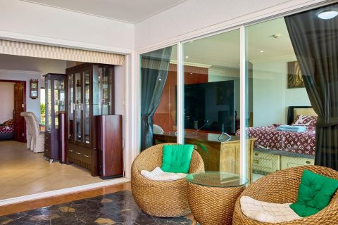 Condo in Pattaya, Thailand, 3 bedrooms  № 168879 - photo 13