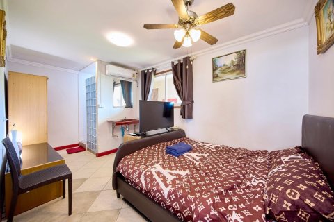 Condo in Pattaya, Thailand, 3 bedrooms  № 168879 - photo 17