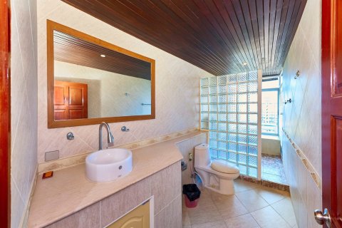 Condo in Pattaya, Thailand, 3 bedrooms  № 168879 - photo 24