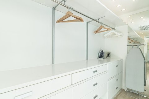 Condo in Phuket, Thailand, 2 bedrooms  № 168876 - photo 16