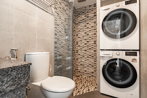 Condo in Phuket, Thailand, 2 bedrooms  № 168876 - photo 24