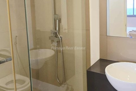 Condo à Bang Lamung, Thaïlande, 2 chambres № 154504 - photo 10