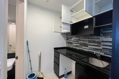Studio in the Condo in Khlong San, Bangkok, Thailand  № 173789 - photo 5