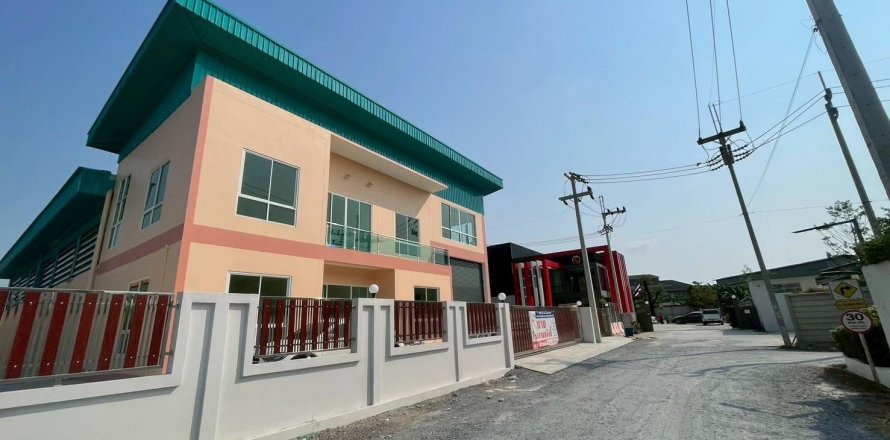 Warehouse in Sam Phran, Thailand № 169101