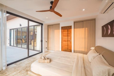 Villa on Chaweng Beach, Ko Samui, Thailand 3 bedrooms № 179983 - photo 10